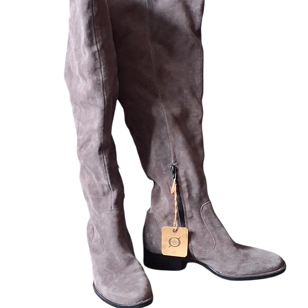 Born NEW Gray Suede Knee Boots size 7M